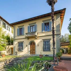 Lia - In With Private Garden And Pool Casa vacanze